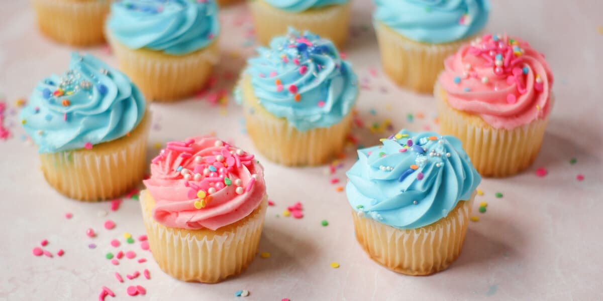 Baby shower cupcakes